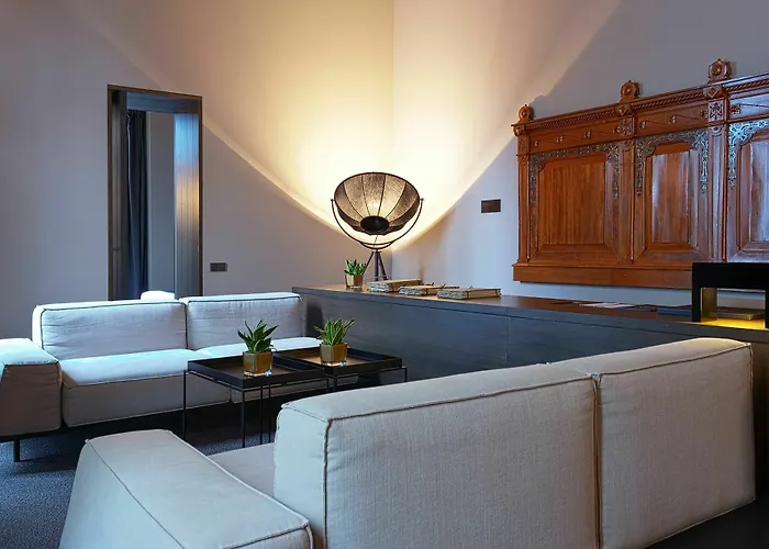 Caro Hotel
