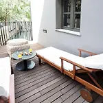 מלון Caro 5*