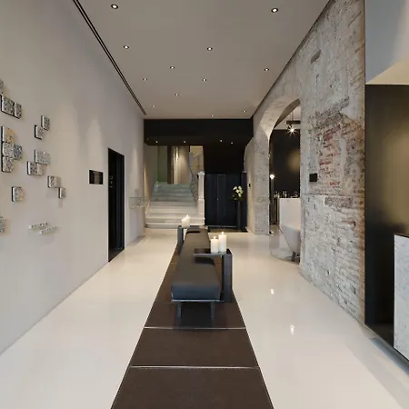 Hotel Caro 5*